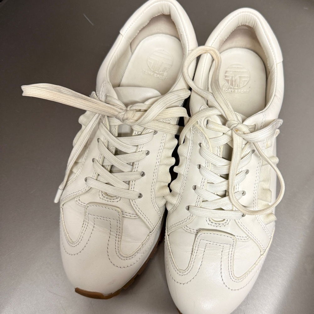 Tory Burch White Sneakers with adorable ruffle - Picture 3 of 4